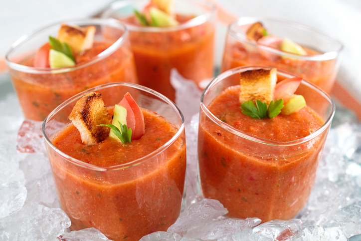 Kalte Gemüsesuppe (Gazpacho)