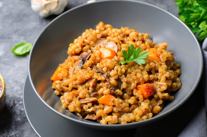 Herbstliches Dinkelrisotto mit Kürbis und Pilzen