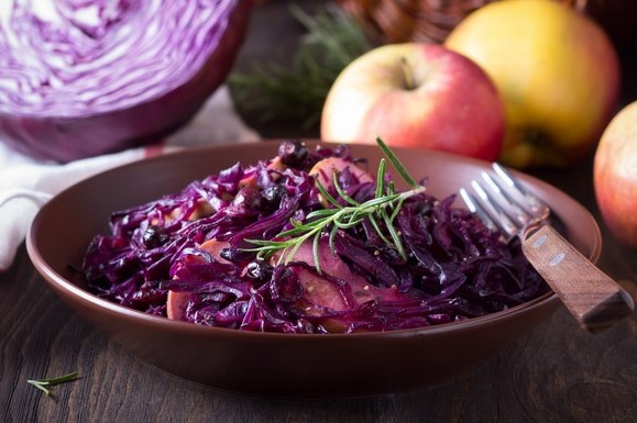 Klassisches Rotkraut mit Apfel
