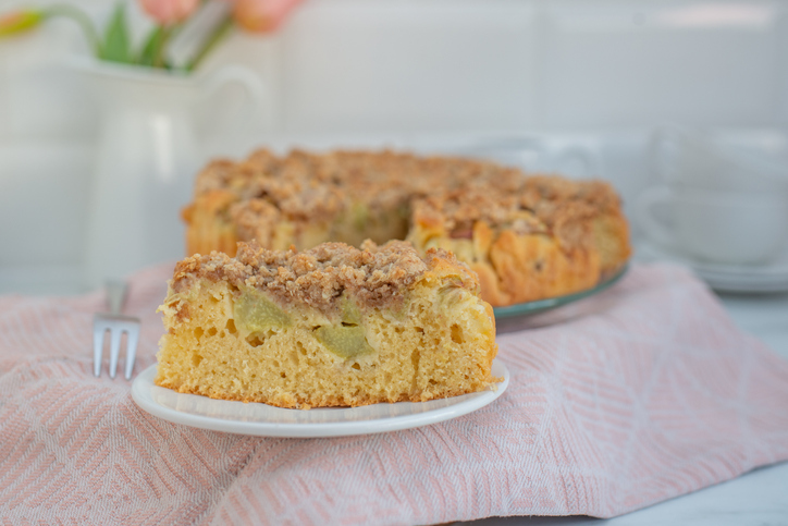 Rhabarberkuchen mit Streuseln